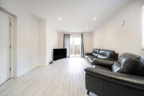 2 bedroom apartment for sale, Ruislip Road, Northolt, Middlesex