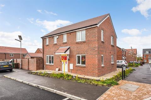 3 bedroom detached house for sale, Swinburn Road, Andover