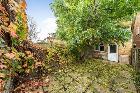 60 Vincent Road, Kingston Upon Thames, KT1 3HJ