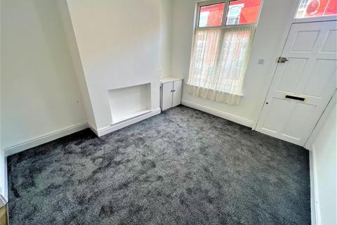 2 bedroom house to rent, Grasmere Street, Manchester