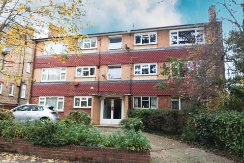 2 bedroom flat to rent, Hillborough Court, Roxborough Park, Harrow on the Hill