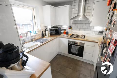 2 bedroom flat for sale, Heathdene Drive, Belvedere, DA17