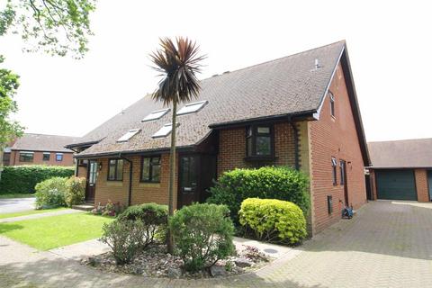 3 bedroom semi-detached house for sale, Yerville Gardens, Hordle, Hampshire, SO41