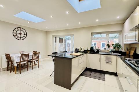 104 The Crossways, Hounslow, TW5 0JP