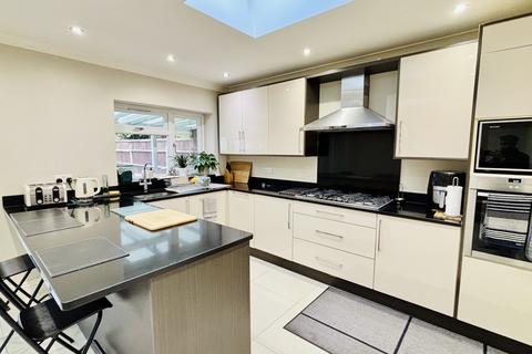 104 The Crossways, Hounslow, TW5 0JP