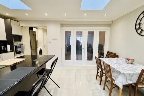 104 The Crossways, Hounslow, TW5 0JP