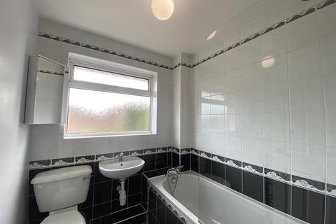 3 bedroom semi-detached house to rent, California Road, Bristol