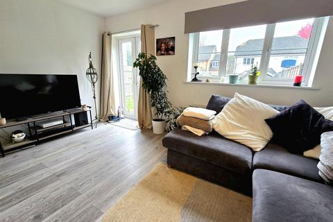 3 bedroom townhouse to rent, Sovereign Gardens, Ash Vale GU12