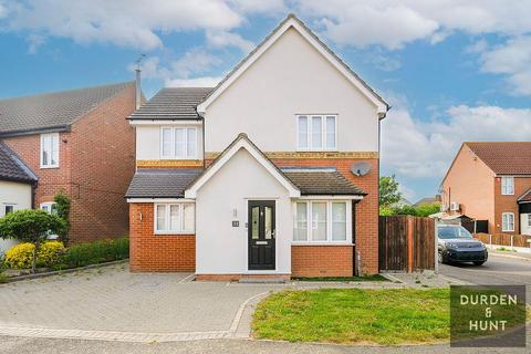 4 bedroom detached house for sale, Kingsley Meadows, Wickford, SS12