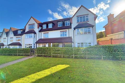 2, Byron House Belwell Place, Sutton Coldfield, B74 4AY