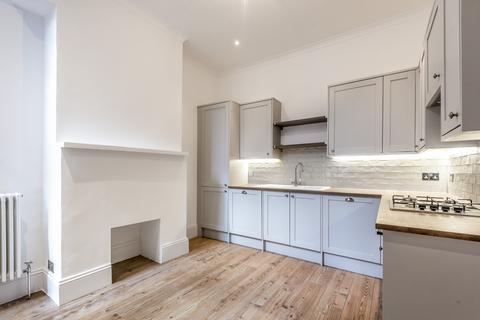 2 bedroom apartment to rent, Hillfield Park London N10