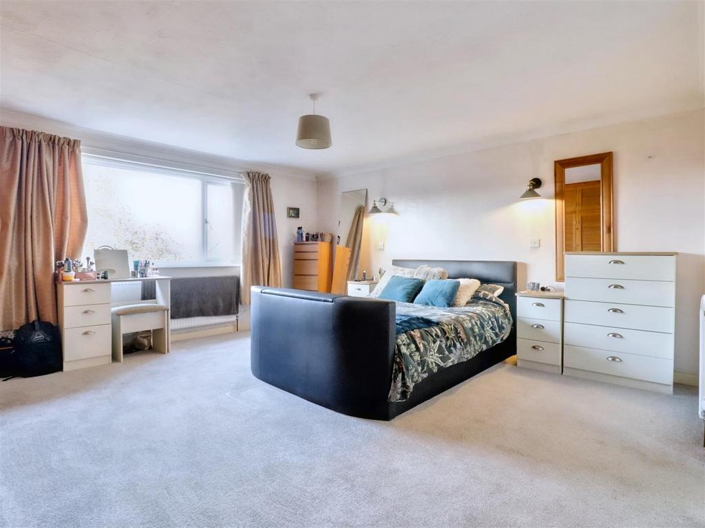 Principal bedroom