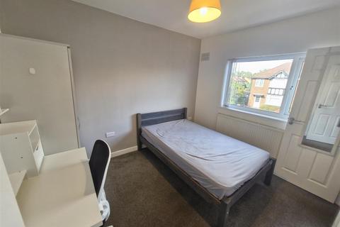 6 bedroom semi-detached house to rent, £130pppw excl bills - Peveril Road, Beeston