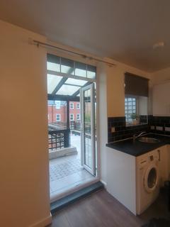 2 bedroom flat to rent, Flat 4 Middleton Road