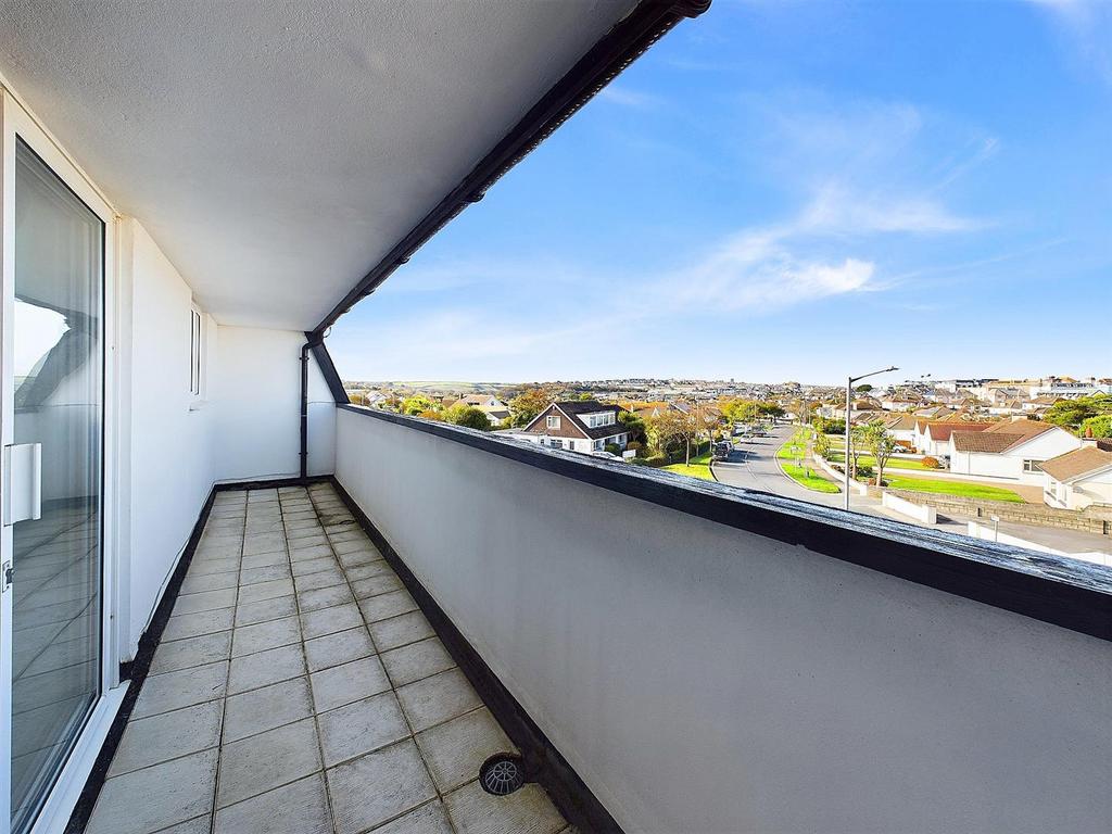 Large Balcony &amp; View