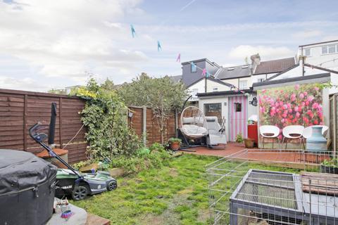 4 bedroom terraced house for sale, Oakley Road, London, SE25