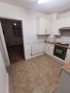 2 bedroom terraced house for sale, London Road, Oadby LE2