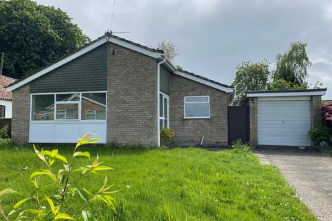 3 bedroom bungalow to rent, Hallfields, Lakenheath IP27