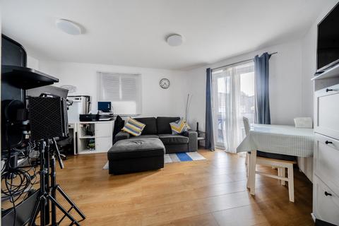 1 bedroom apartment for sale, Trundleys Road, London, SE8