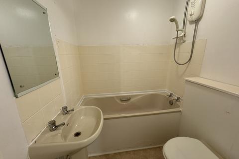 1 bedroom flat to rent, Eastgate Gardens, Taunton