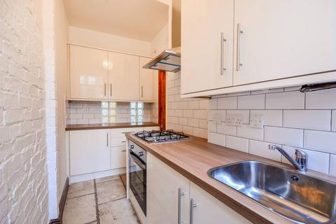 2 bedroom flat to rent, Hawthorn Road, Crouch End, London, N8