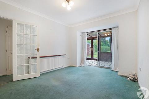 2 bedroom bungalow for sale, Lynors Avenue, Rochester, Kent, ME2