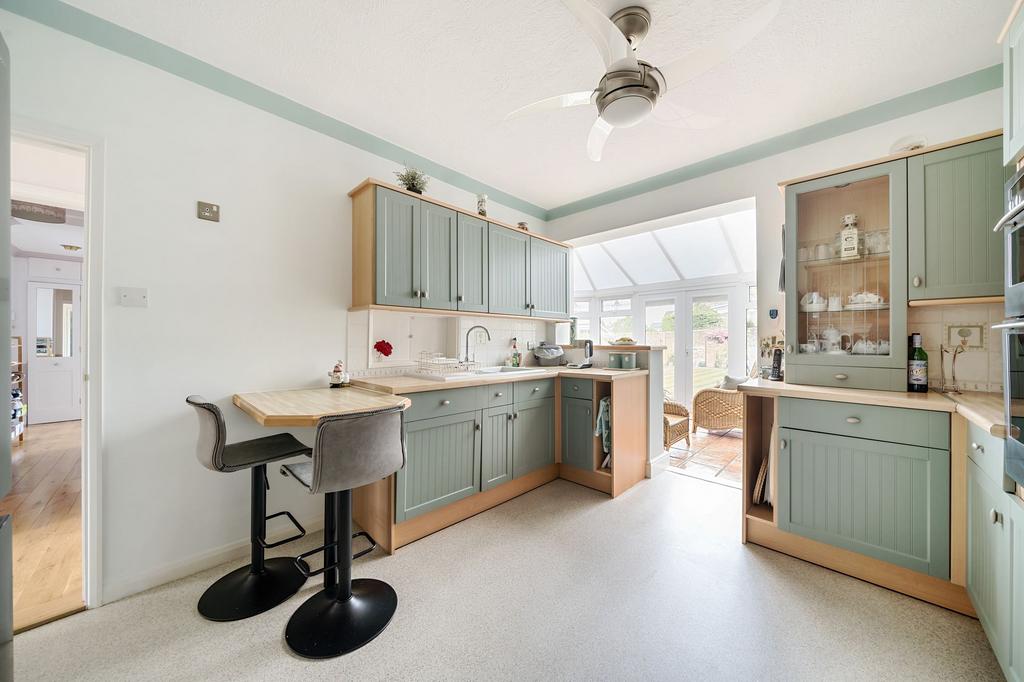 Kitchen/Dining Room (1)