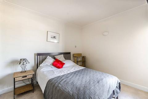 Studio to rent, Cromwell Road, South Kensington, London, SW7