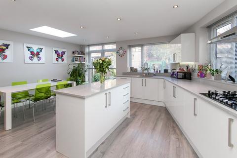 2 Alders Road, Edgware, HA8 9QG