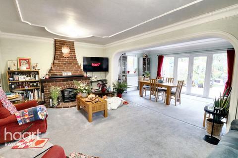 4 bedroom detached house for sale, Glenwood Avenue, Leigh-On-Sea