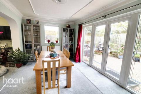 4 bedroom detached house for sale, Glenwood Avenue, Leigh-On-Sea