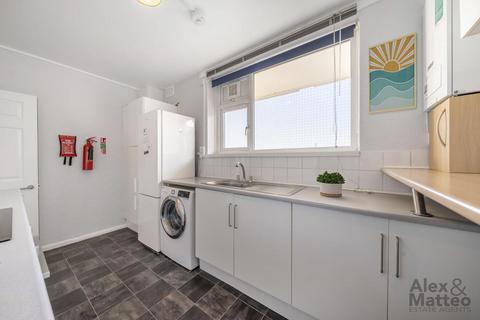 3 bedroom flat to rent, Landman House, Bermondsey, SE16