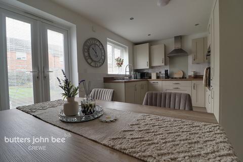 3 bedroom semi-detached house for sale, Randalls Drive, Crewe