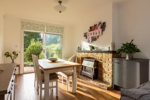 16 Ridge Crest, Enfield, EN2 8JX