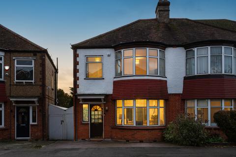 16 Ridge Crest, Enfield, EN2 8JX