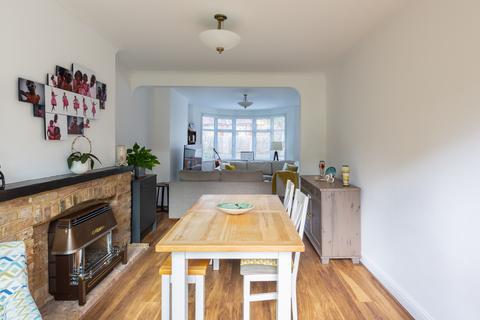 16 Ridge Crest, Enfield, EN2 8JX