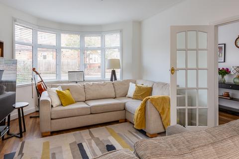 16 Ridge Crest, Enfield, EN2 8JX