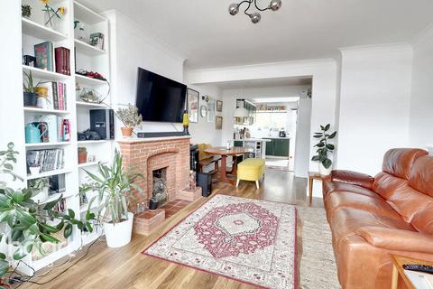14 Recreation Avenue, Romford, RM7 9ET