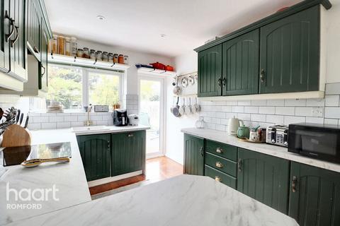 14 Recreation Avenue, Romford, RM7 9ET