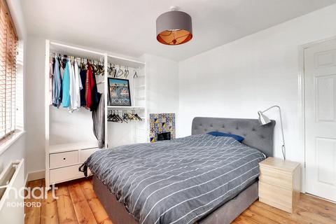 14 Recreation Avenue, Romford, RM7 9ET