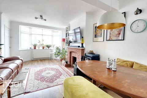 14 Recreation Avenue, Romford, RM7 9ET