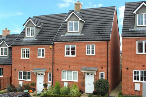 4 bedroom semi-detached house for sale, Pine Close, Ware