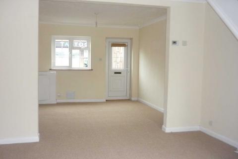 2 bedroom terraced house to rent, Victoria Road, Milton Keynes MK2