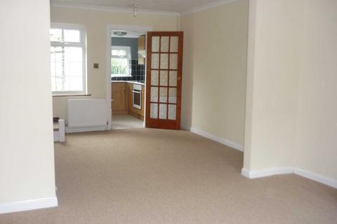 2 bedroom terraced house to rent, Victoria Road, Milton Keynes MK2