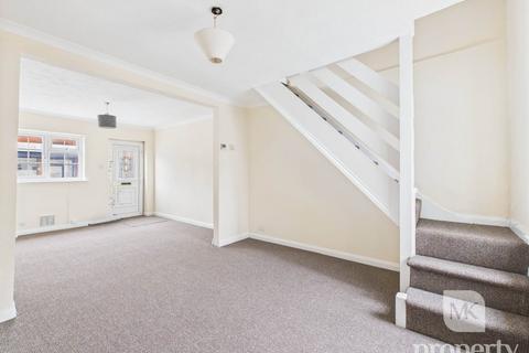 2 bedroom terraced house to rent, Victoria Road, Milton Keynes MK2