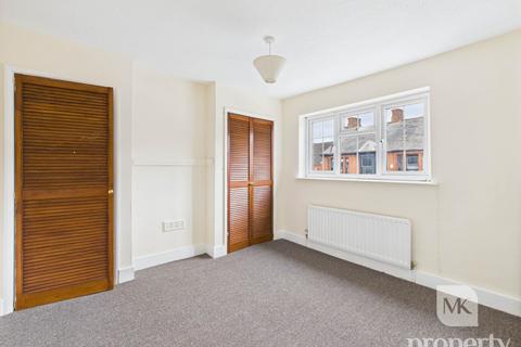 2 bedroom terraced house to rent, Victoria Road, Milton Keynes MK2