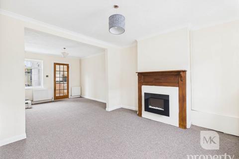 2 bedroom terraced house to rent, Victoria Road, Milton Keynes MK2