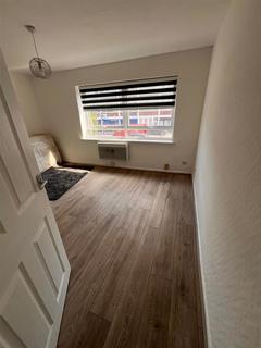 2 bedroom flat to rent, Willoughby Lane, Haringey,