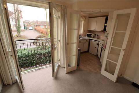 1 bedroom retirement property for sale, King Georges Close, Rayleigh, SS6