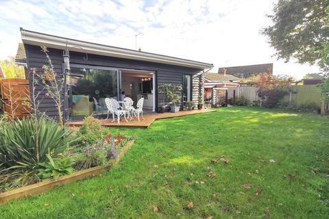 6 Lockhart Road, Ellingham, Bungay, NR35 2HB